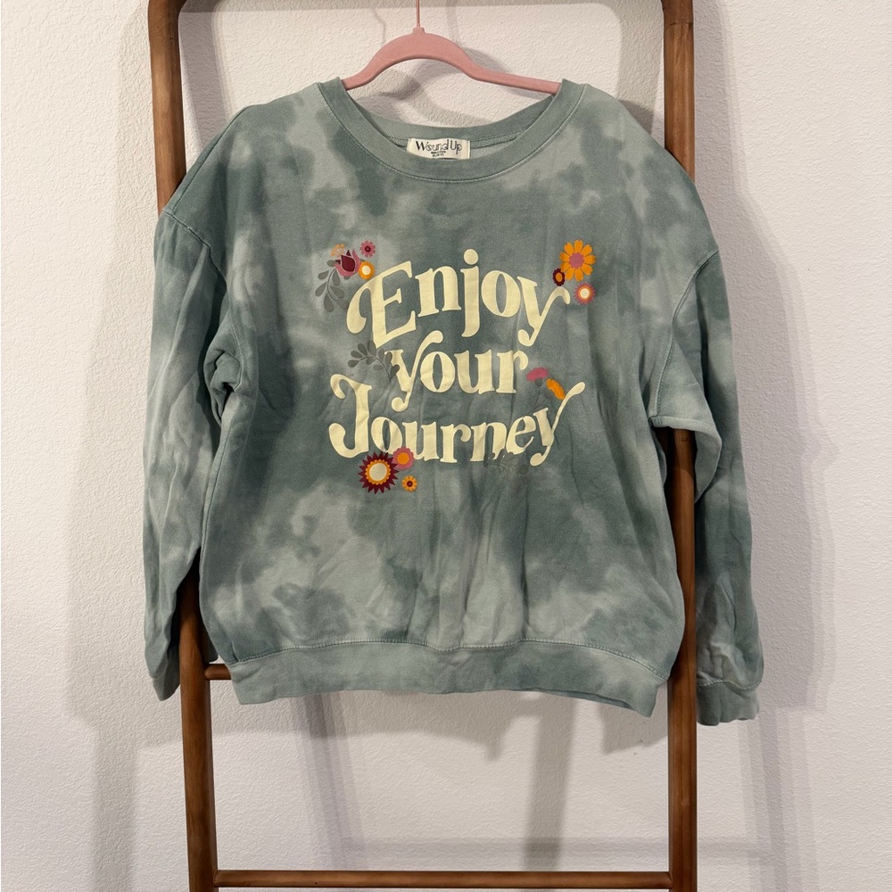 Wound Up Women's Green Sweater with Floral Accents